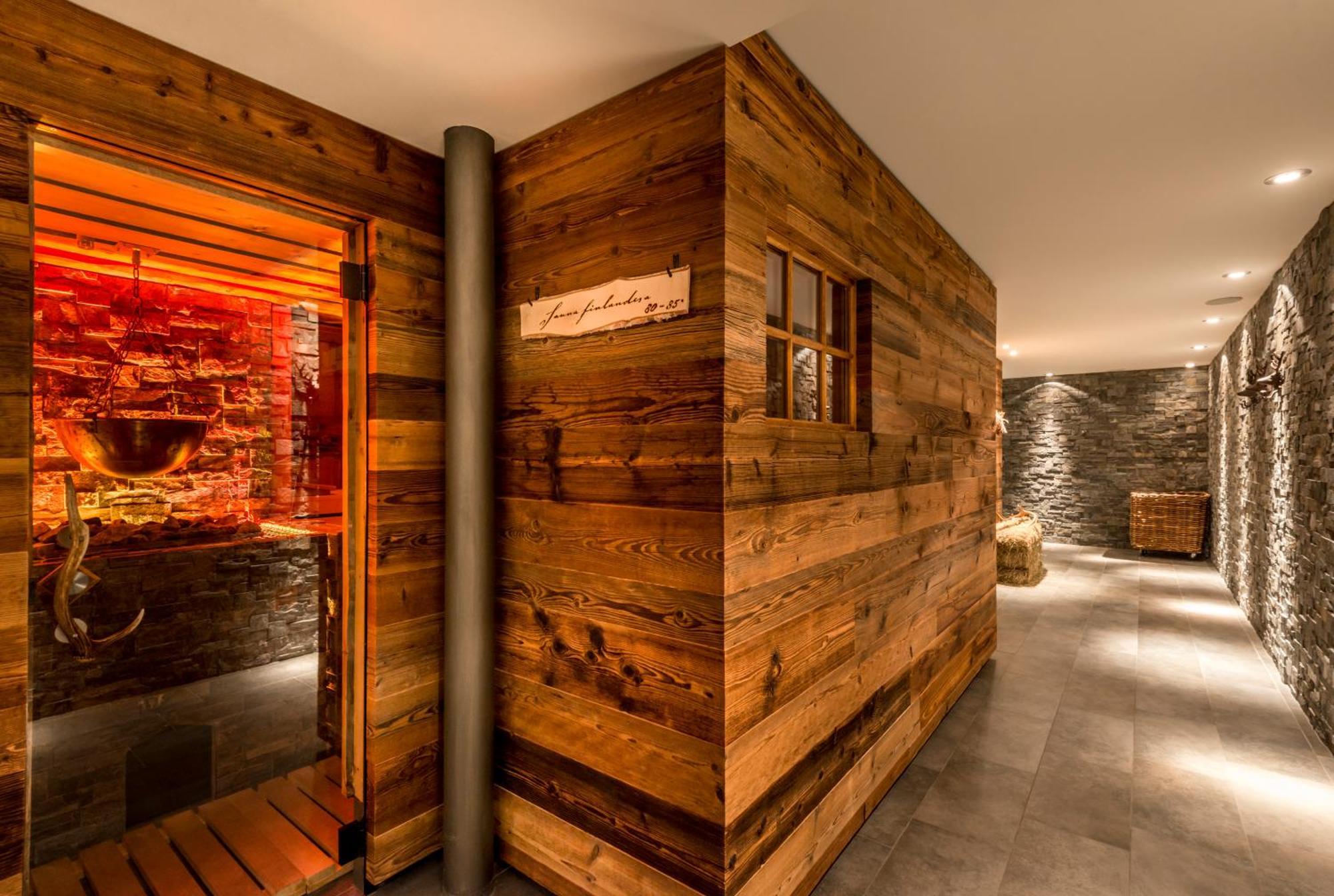 La Val Hotel & Spa Breíl Exteriör bild